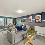 Duplex Penthouse - Private Rooftop - Sleeps 6